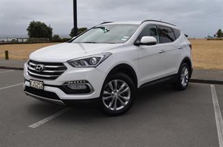 2017 Hyundai Santa Fe - Thumbnail